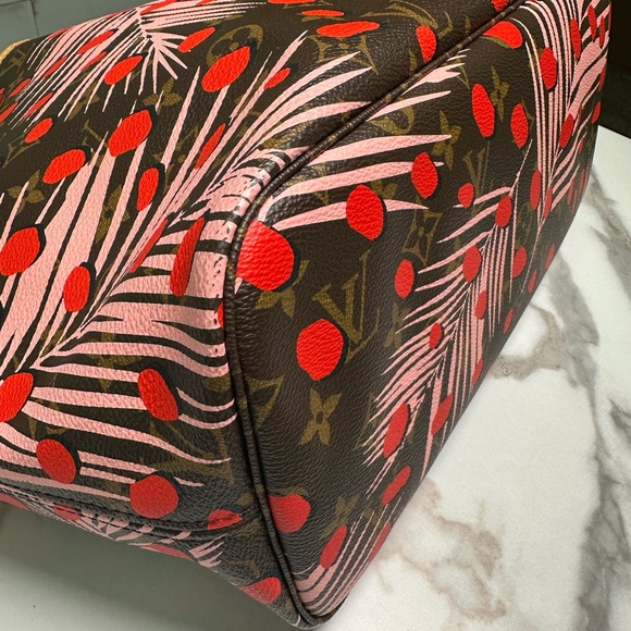 Louis Vuitton Jungle Dot Neverfull MM - Picture 13 of 16